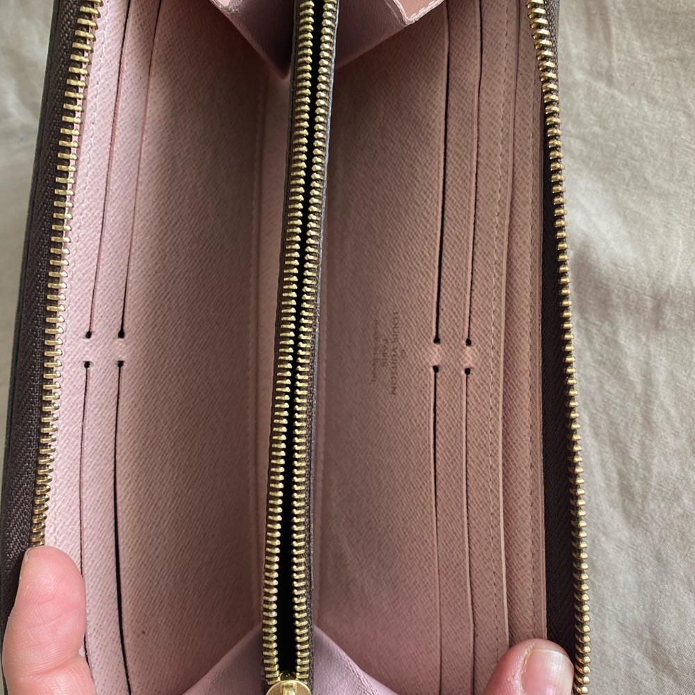 Louis Vuitton Clemence wallet in Rose Ballerine authentic - Picture 6 of 16